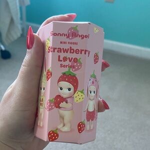 Sonny Angel Strawberry Love Mini Figure